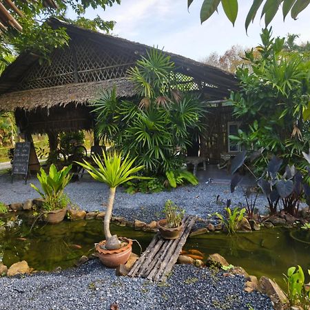 Baan Farang Homestay Phra Saeng Ban Nam Dam المظهر الخارجي الصورة